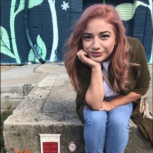 Meet your Posher, Aidee